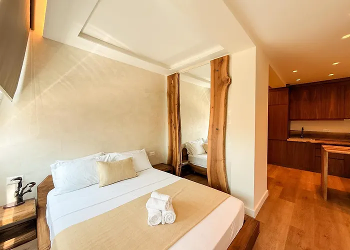 民宿 The Elegance Durrës